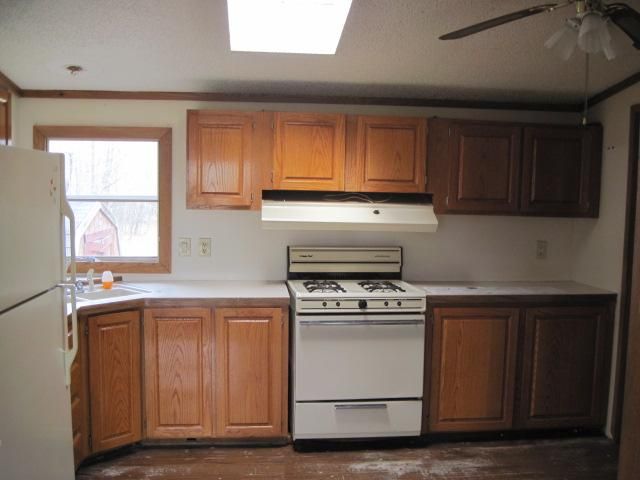 12866 W Pine Lake Rd, Salem, OH 44460