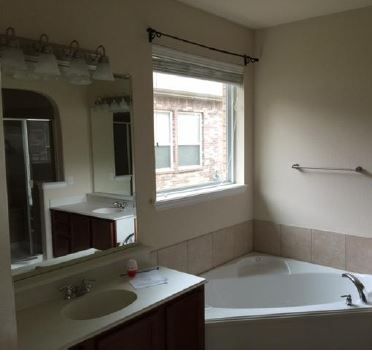 504 Maverick Dr, Lake Dallas, TX 75065