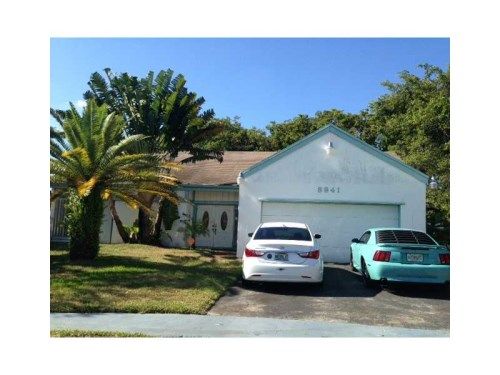 8941 AZALEA CR, Hollywood, FL 33025