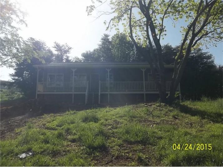 184 Wauka Mountain Road, Clermont, GA 30527