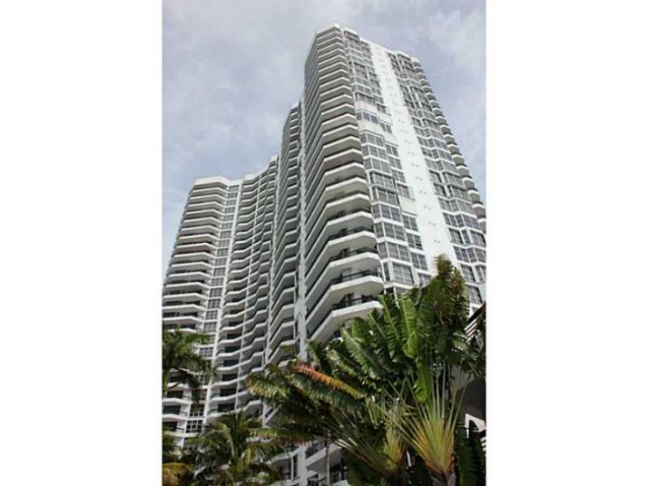 19195 NE 36 CT # 1709, Miami, FL 33180