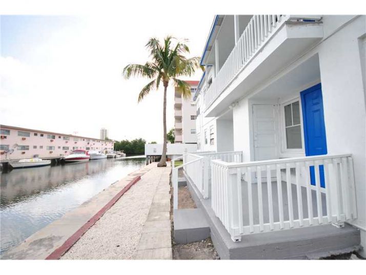 7143 BONITA DR # 6, Miami Beach, FL 33141