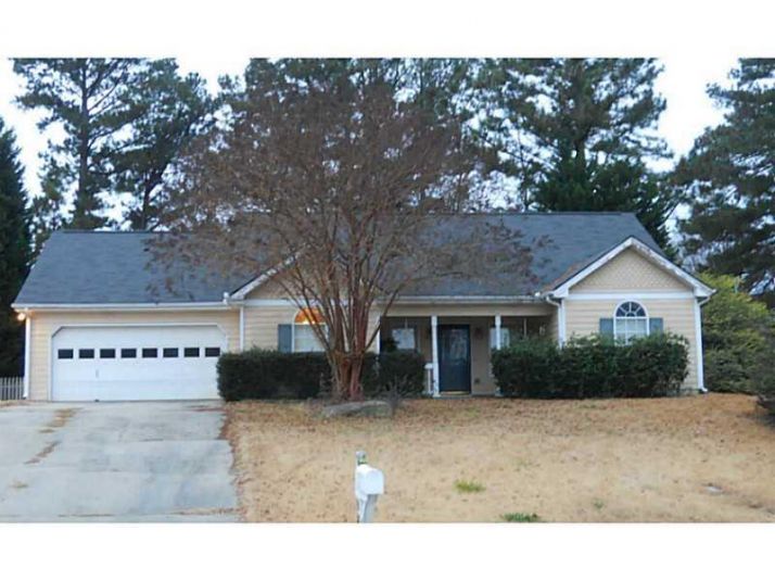 3845 Cool Springs Point, Loganville, GA 30052