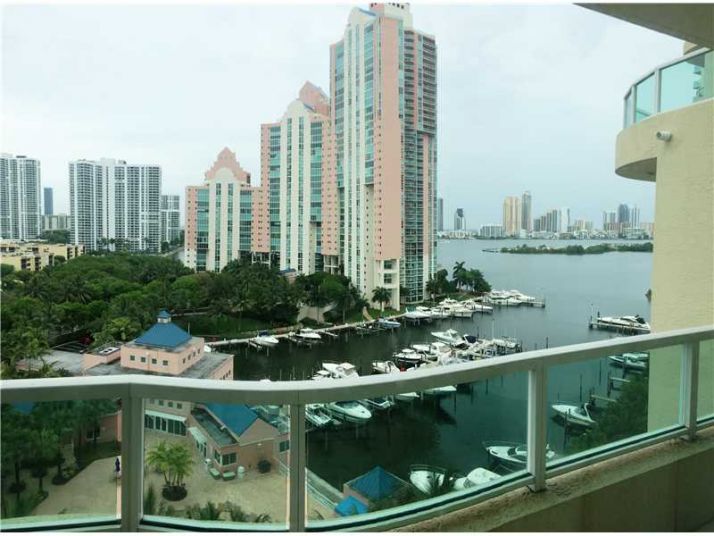 3340 190 ST # 1102, Miami, FL 33180