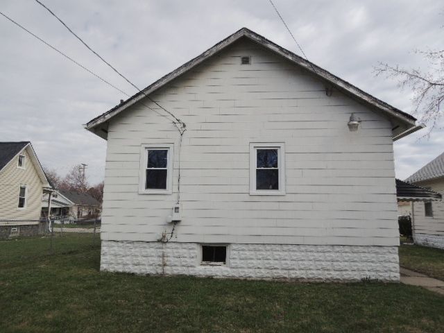 1330 Carleton St, Port Huron, MI 48060