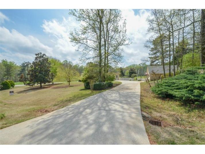 5603 Honeytree Drive, Braselton, GA 30517