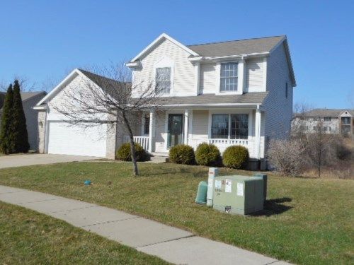 7320 Captiva Dr, Lansing, MI 48917