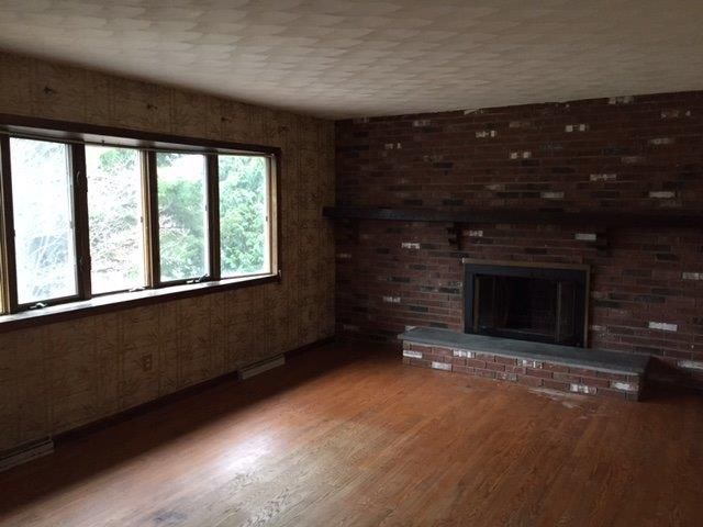 4 Rockwell Place, Derby, CT 06418