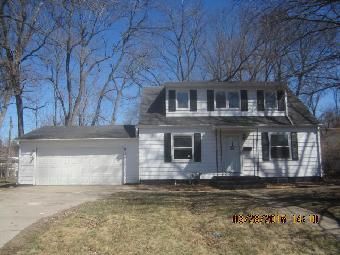 7 Blackhawk Hills Dr, Rock Island, IL 61201