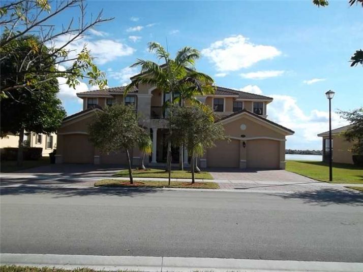 19168 SW 17 CT, Hollywood, FL 33029