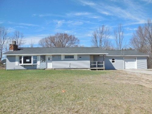 22760 21 Mile Rd, Paris, MI 49338