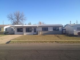 308 W Castle Ave, Hobbs, NM 88240