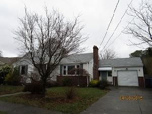 50 Seymour Ave, Cranston, RI 02910