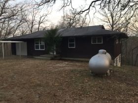 283 Stingray Dr, Sunrise Beach, MO 65079