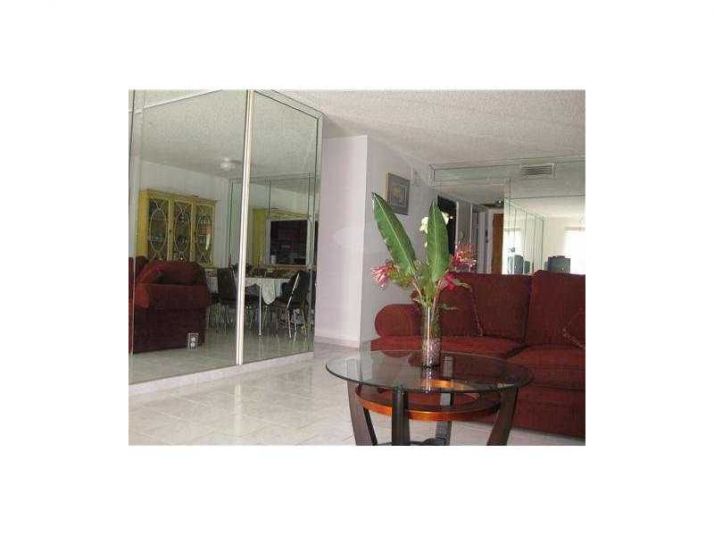 1301 NE 7 ST # 305, Hallandale, FL 33009
