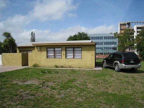 2885 NE 214 ST, Miami, FL 33180