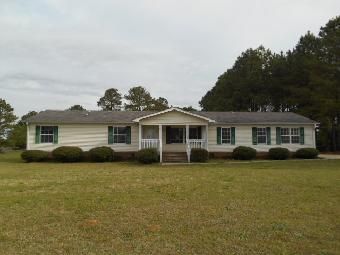140 Sheffield Dr, Four Oaks, NC 27524
