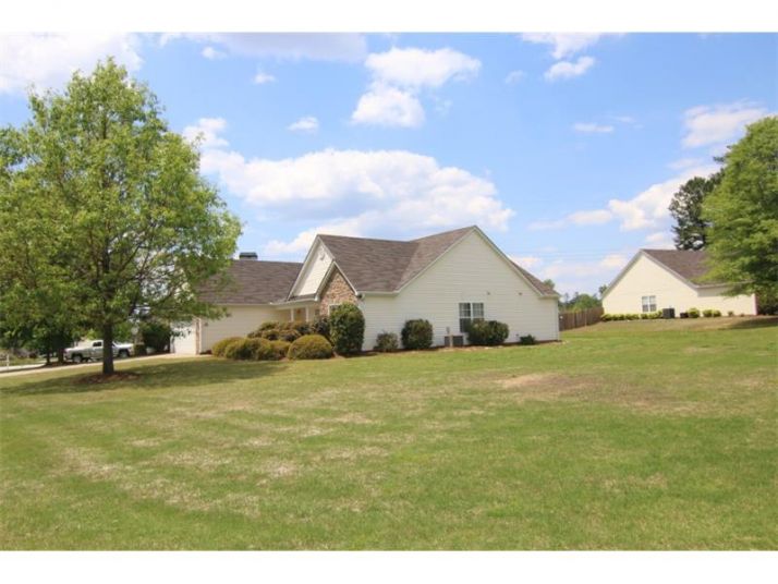 281 Rockingham Drive, Loganville, GA 30052