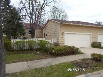 2668 Foxglove St, Woodridge, IL 60517