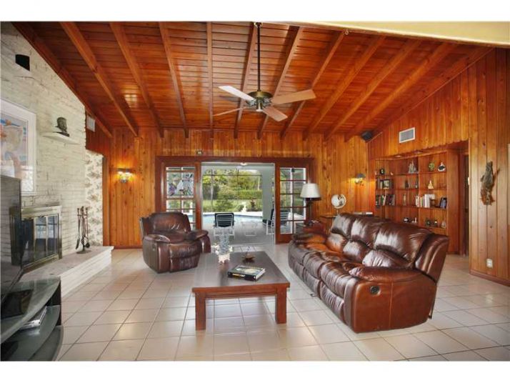 6825 SW 132 ST, Miami, FL 33156