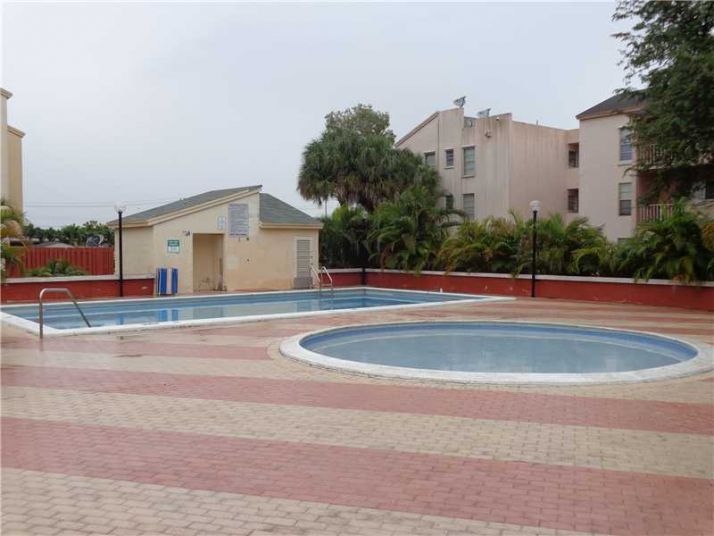 6095 W 18 AV # S-229, Hialeah, FL 33012