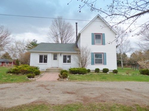 2283 Norton Rd, Howell, MI 48843