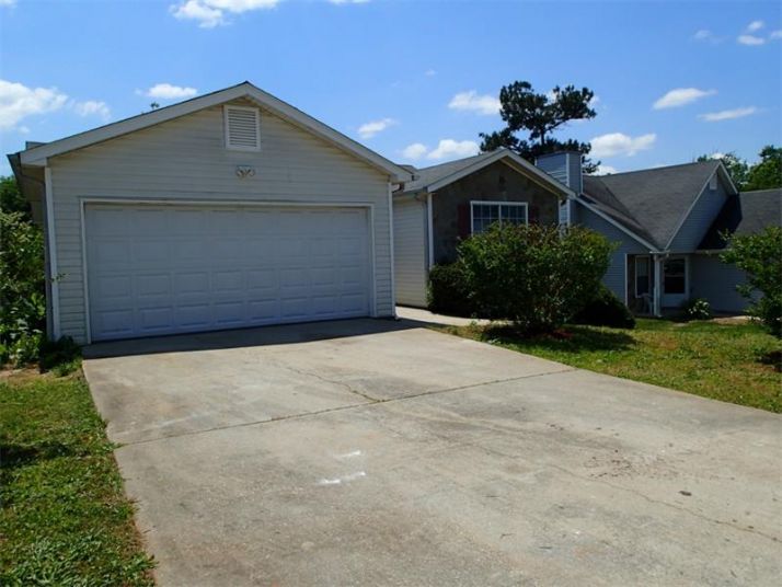 325 Autumn Lake Drive, Mcdonough, GA 30253