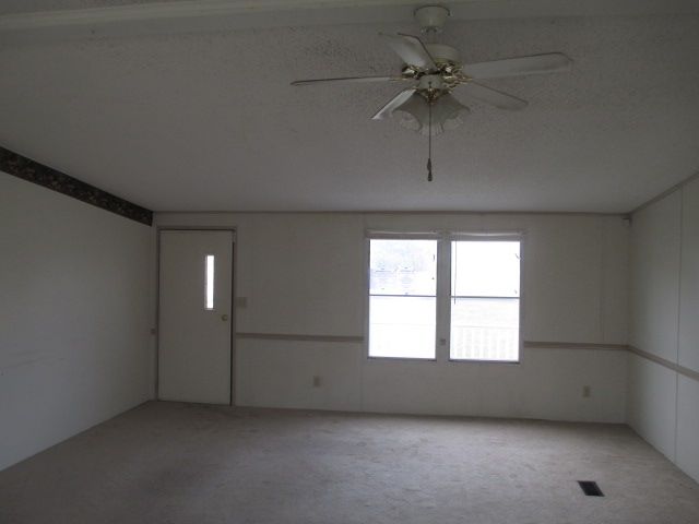 622 Canal Rd, Farnham, VA 22460