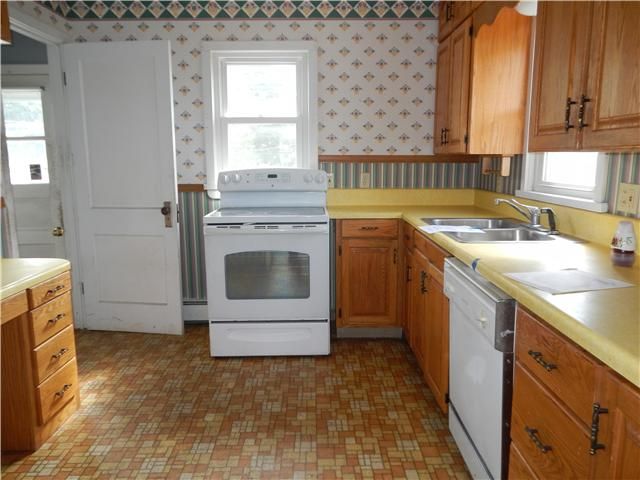 420 16th St N, Moorhead, MN 56560