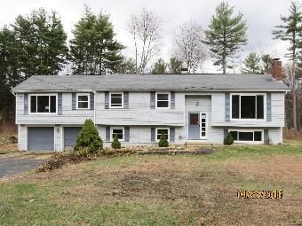 15 Ross Dr, Londonderry, NH 03053