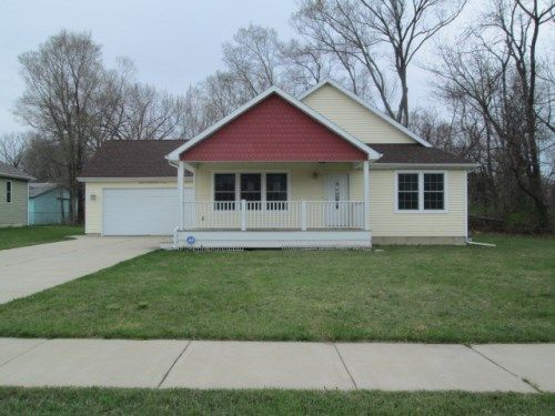 432 Williow Creek Dr, Benton Harbor, MI 49022