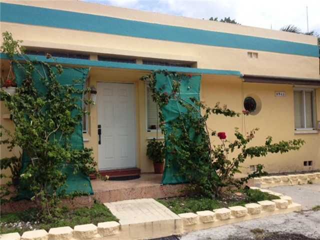 8943 HARDING AV, Miami Beach, FL 33154