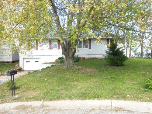 701 E Maple Terr, Savannah, MO 64485