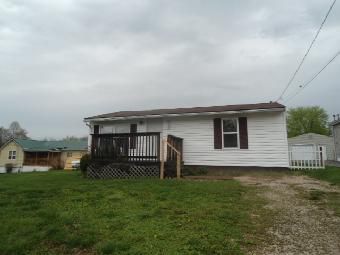 915 Pine St, Flatwoods, KY 41139