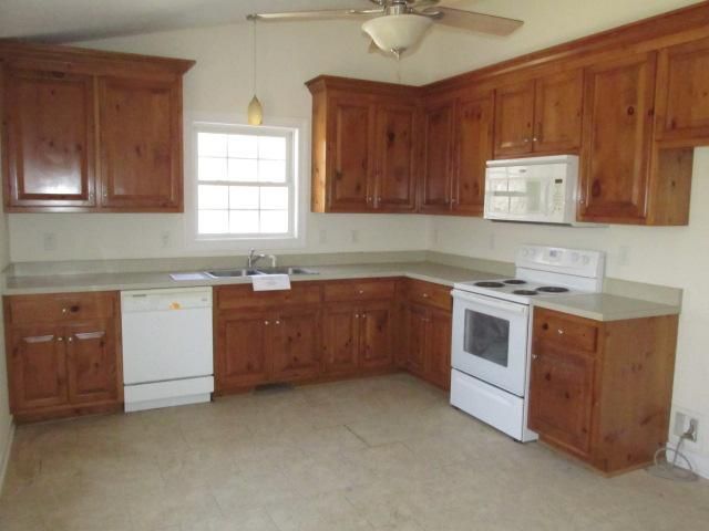 1124 Eastern View Rd, Saint Stephens Church, VA 23148