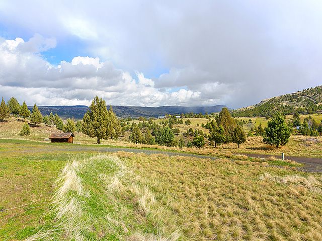 27671 Bumpy Road, John Day, OR 97845