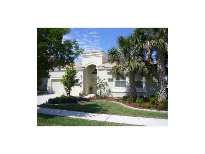 1120 SW 171 TE, Hollywood, FL 33027