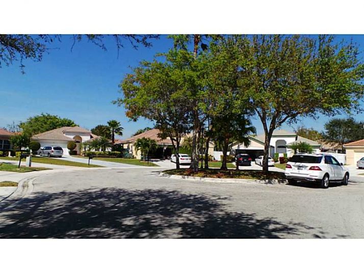 1565 ELM GROVE RD, Fort Lauderdale, FL 33327