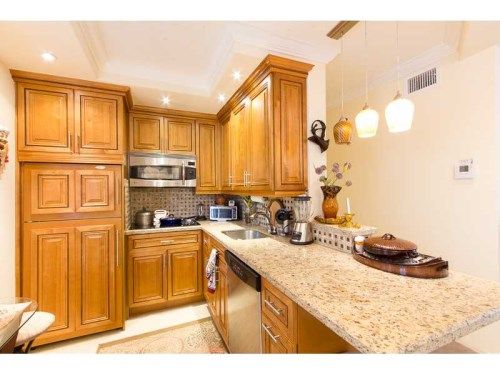 2790 NE 201 TE # H211, Miami, FL 33180