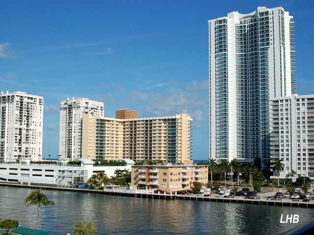 800 PARKVIEW DR # 617, Hallandale, FL 33009