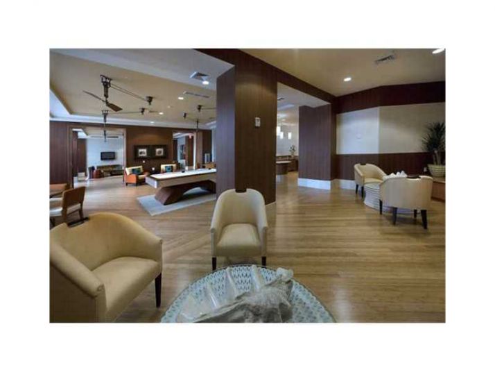 1945 S OCEAN DR # 1214, Hallandale, FL 33009
