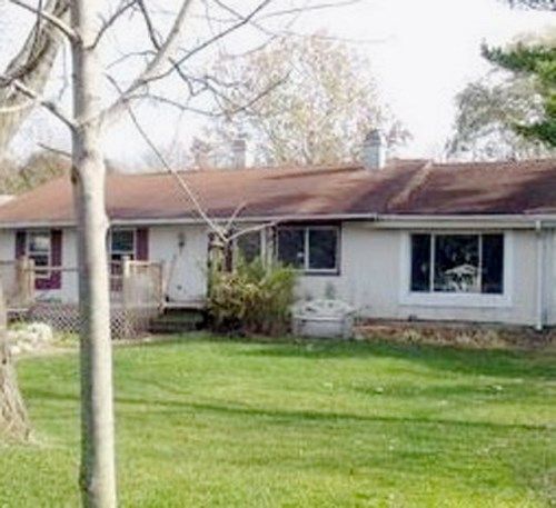2110 Beach Drive, Fox River Grove, IL 60021