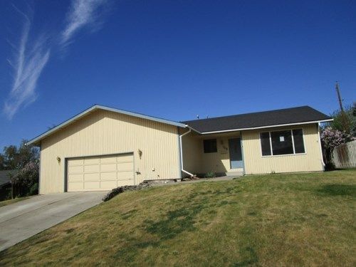 706 S 69th Ave, Yakima, WA 98908