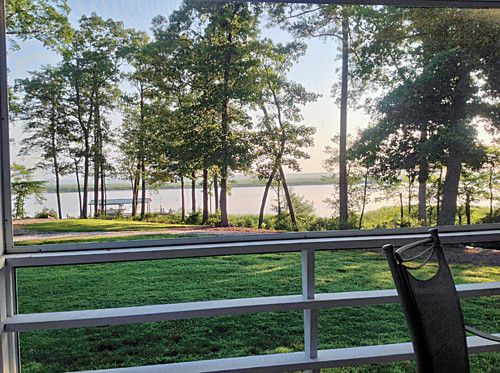 17039 Lees Reach Dr, Kleinfeltersville, PA 17039