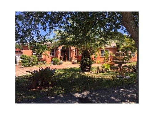 325 CIRCLE DR, Hialeah, FL 33010