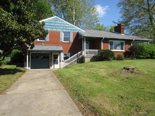 2606 E Robin Rd, New Albany, IN 47150