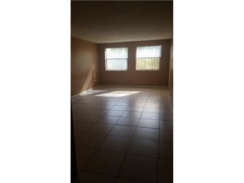 8180 Geneva # 327, Miami, FL 33166