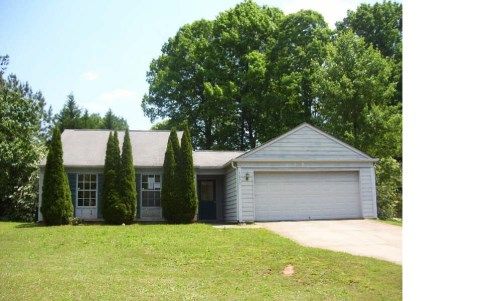 1870 Surrey Hill Cir, Lawrenceville, GA 30044