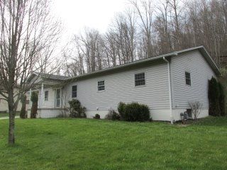 24 Floyd Ln, Fairmont, WV 26554