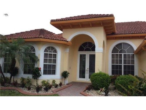 18541 SW 43 ST, Hollywood, FL 33029